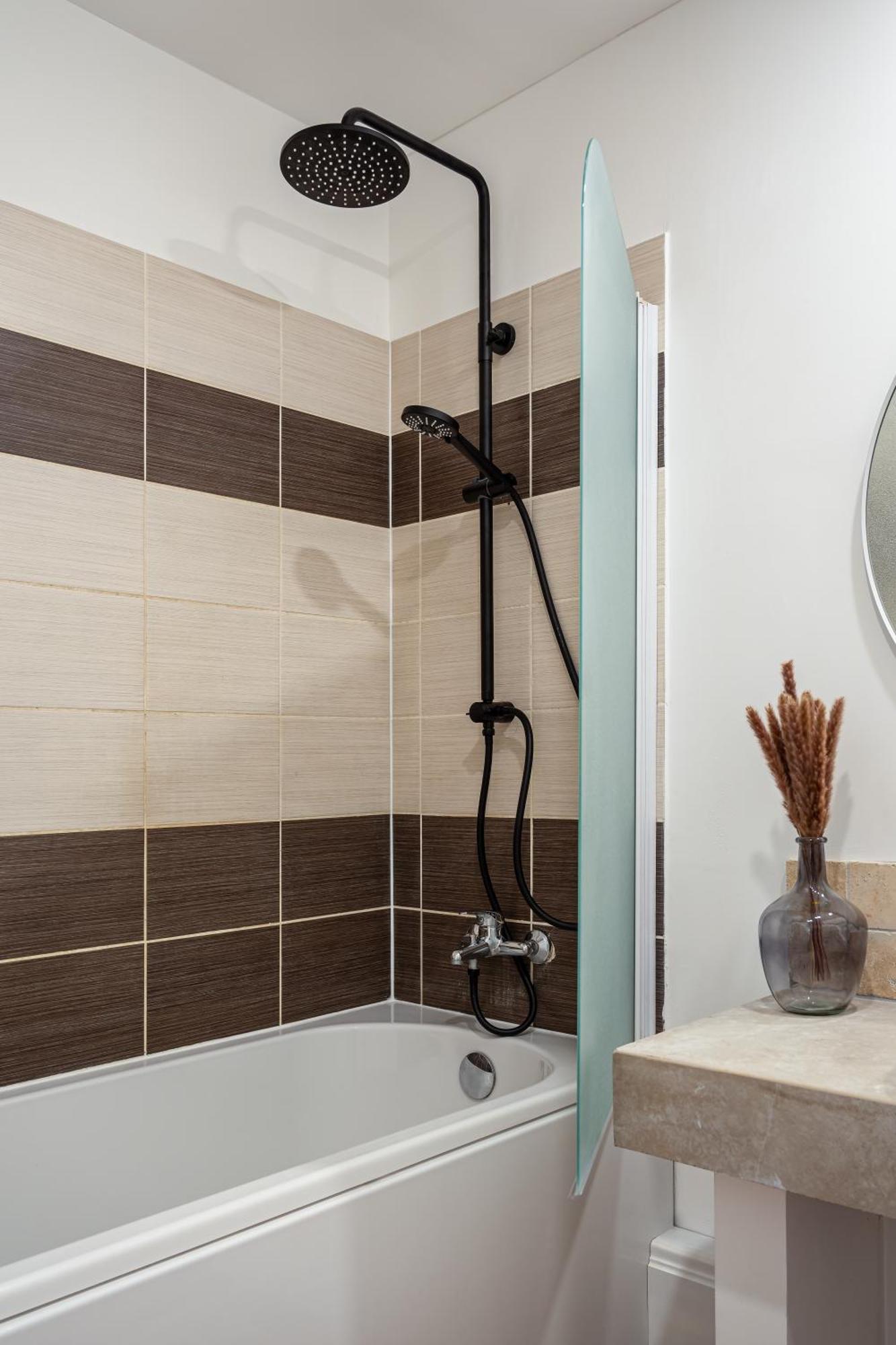 Maya Appartements & Suites Cosne-sur-Loire Esterno foto